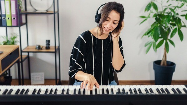 Lựa chọn loại đàn piano điện dựa theo mục đích chơi đàn