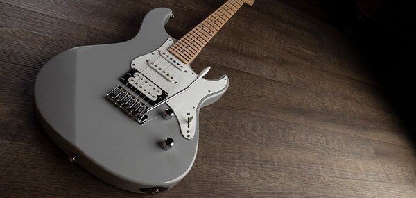 Guitar điện với thiết kế hiện đại và hệ thống pickup khuếch đại âm thanh