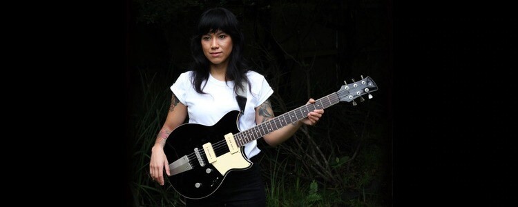 Cần lựa chọn loại dây đeo đàn phù hợp khi cầm đàn guitar ở tư thế đứng