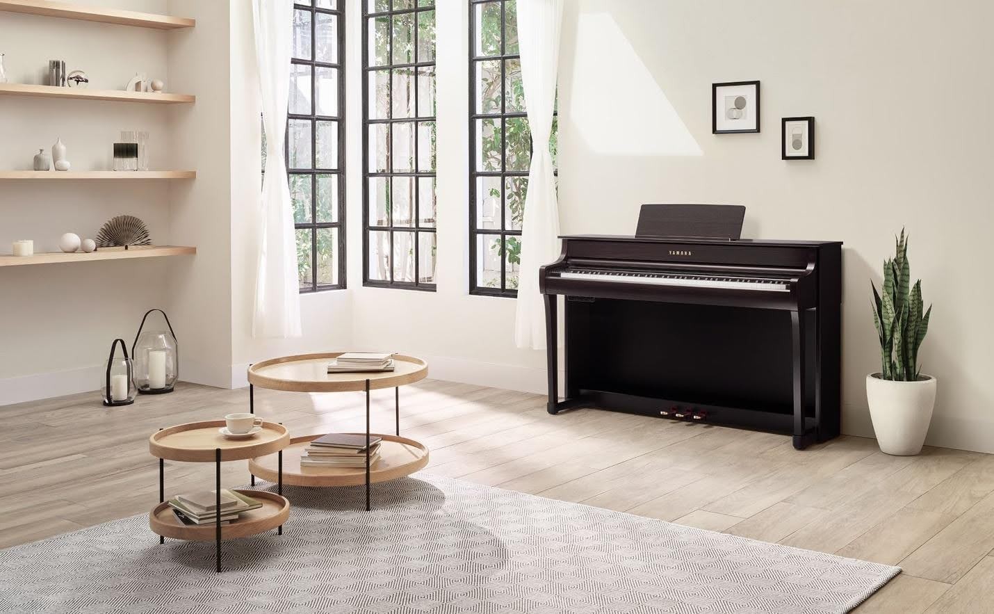 Đàn piano điện Yamaha CLP-835 với thiết kế sang trọng và âm thanh sống động