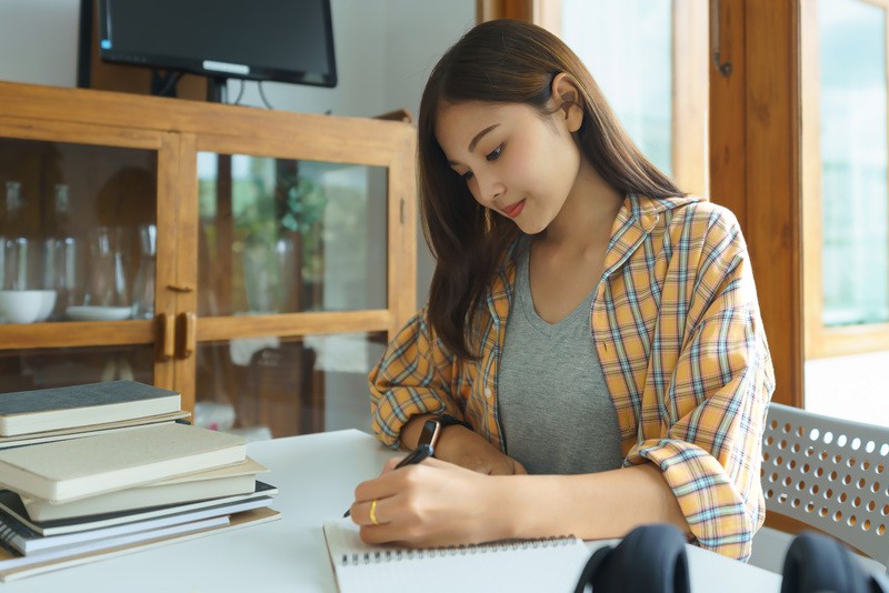 Duy trì thói quen viết thường xuyên giúp bạn học tiếng Nhật nhanh thuộc và củng cố kiến thức