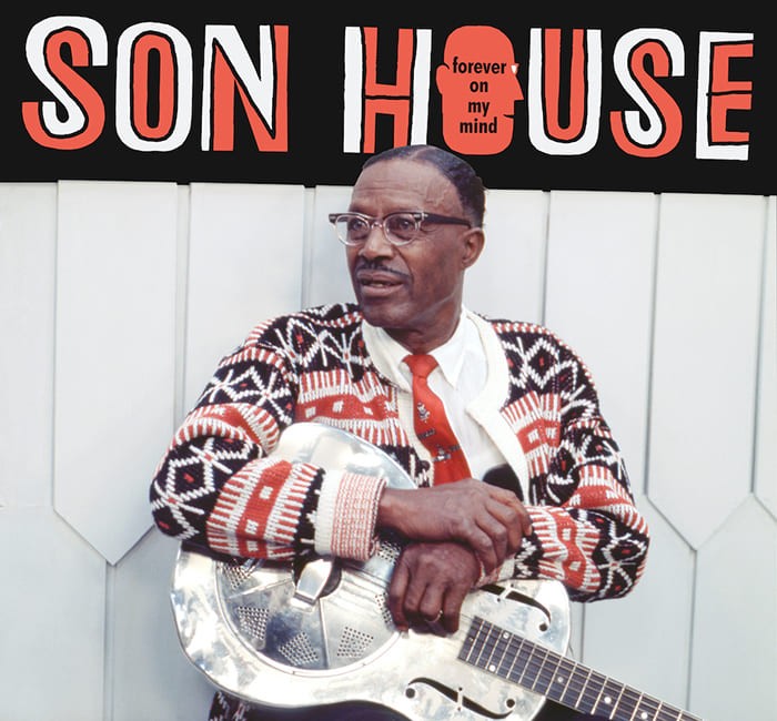 Son House nghệ sĩ blues chơi slide guitar đầy cảm xúc