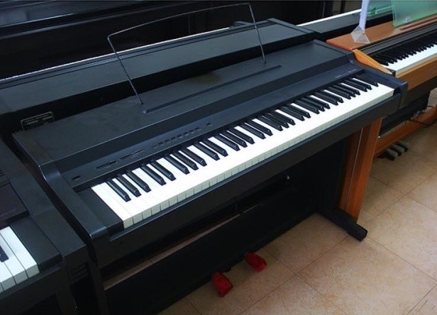 Đàn piano điện Kawai PL-140, một mẫu đàn cũ nhưng vẫn bền bỉ và hiện đại