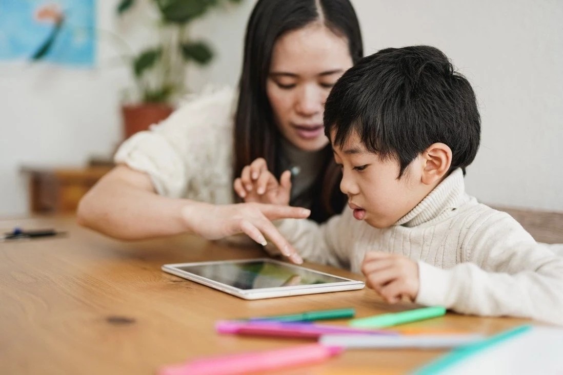 Nhiều phụ huynh đang lo con không sõi tiếng Việt